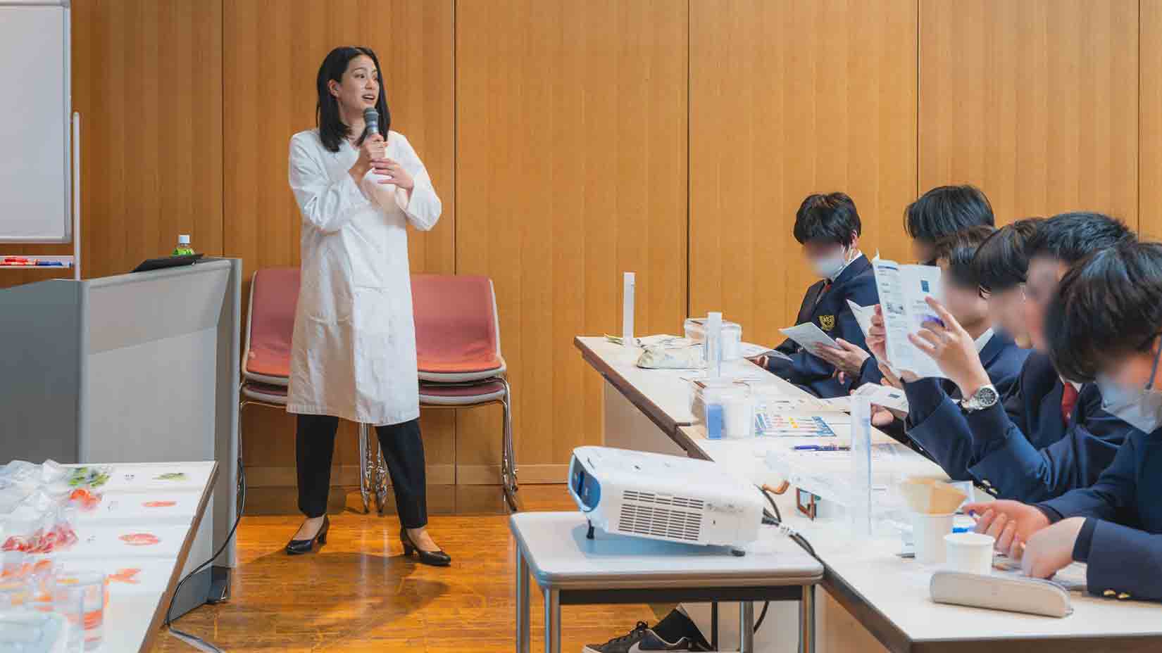関東学院中学校高等学校つくば探究　実験教室を開催しました。